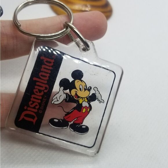 Vintage Disneyland‎ mickey mouse keychain - Picture 1 of 1